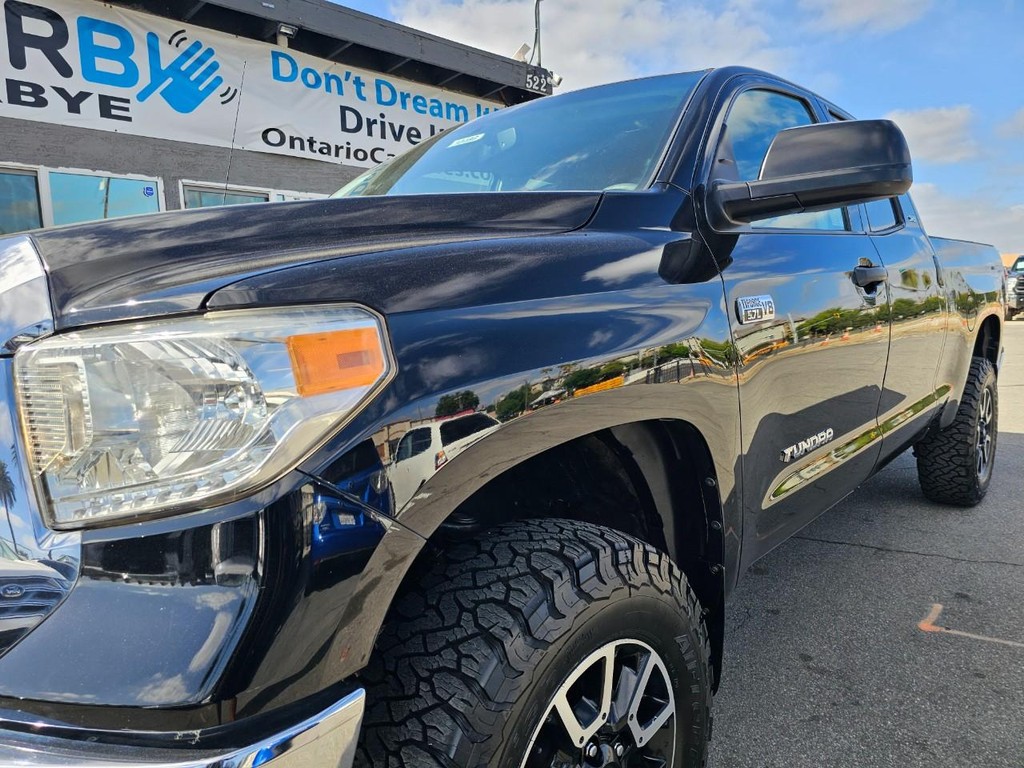 Toyota Tundra 2WD Truck Vehicle Full-screen Gallery Image 11