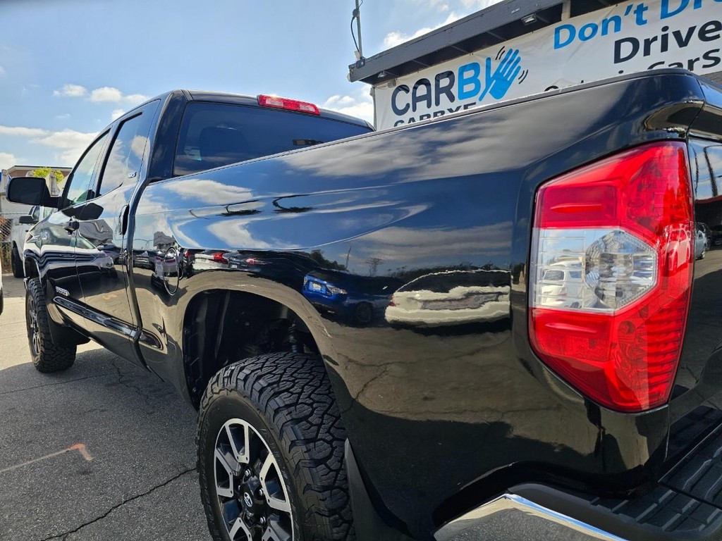 Toyota Tundra 2WD Truck Vehicle Full-screen Gallery Image 12