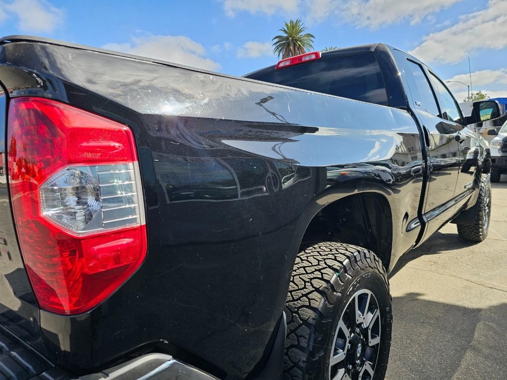 Toyota Tundra 2WD Truck Vehicle Full-screen Gallery Image 13