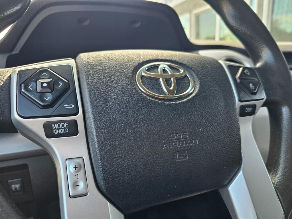 Toyota Tundra 2WD Truck Vehicle Full-screen Gallery Image 23