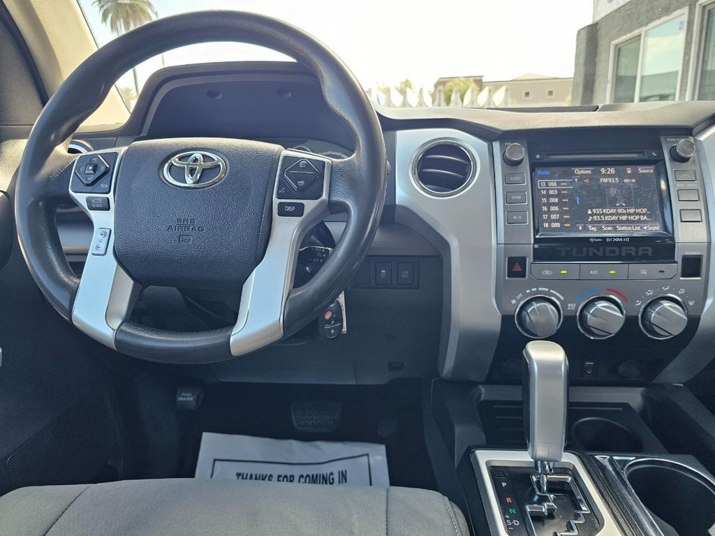 Toyota Tundra 2WD Truck Vehicle Full-screen Gallery Image 30