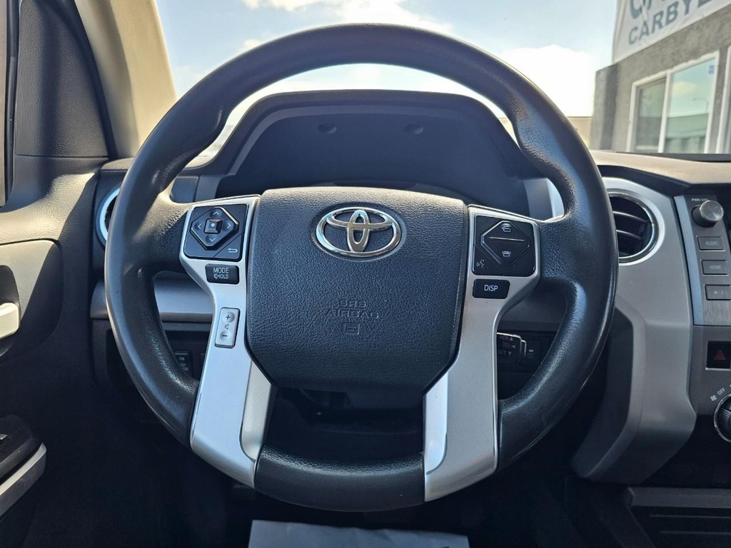 Toyota Tundra 2WD Truck Vehicle Full-screen Gallery Image 31