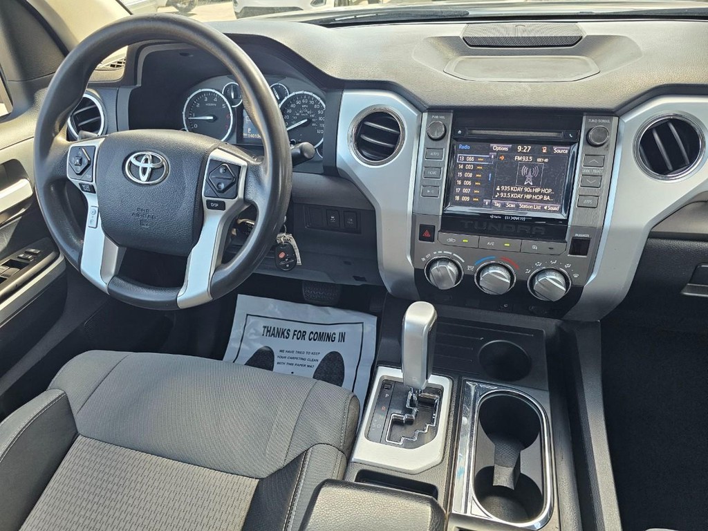 Toyota Tundra 2WD Truck Vehicle Full-screen Gallery Image 32