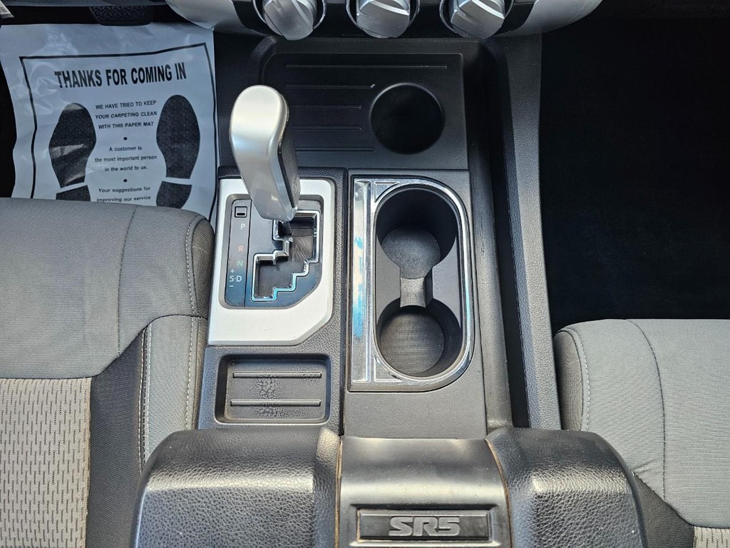 Toyota Tundra 2WD Truck Vehicle Full-screen Gallery Image 35