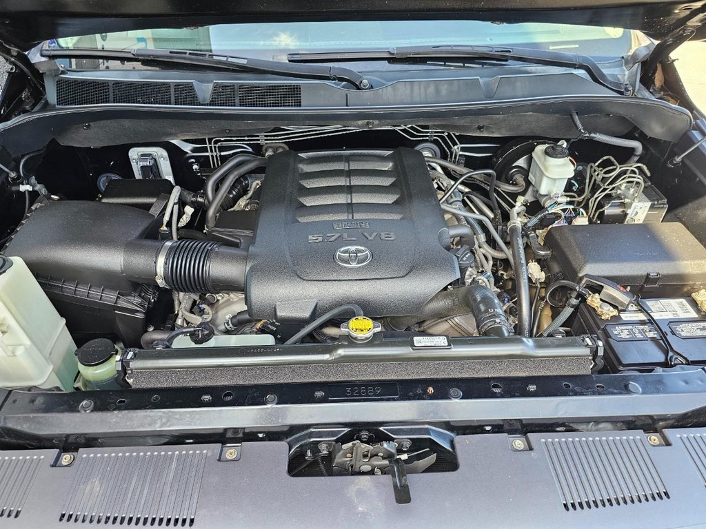 Toyota Tundra 2WD Truck Vehicle Full-screen Gallery Image 39