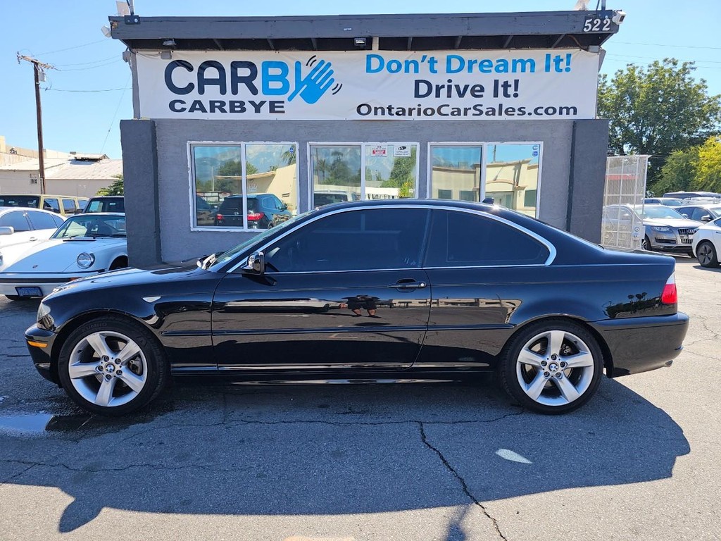 BMW 3 Series Vehicle Full-screen Gallery Image 3