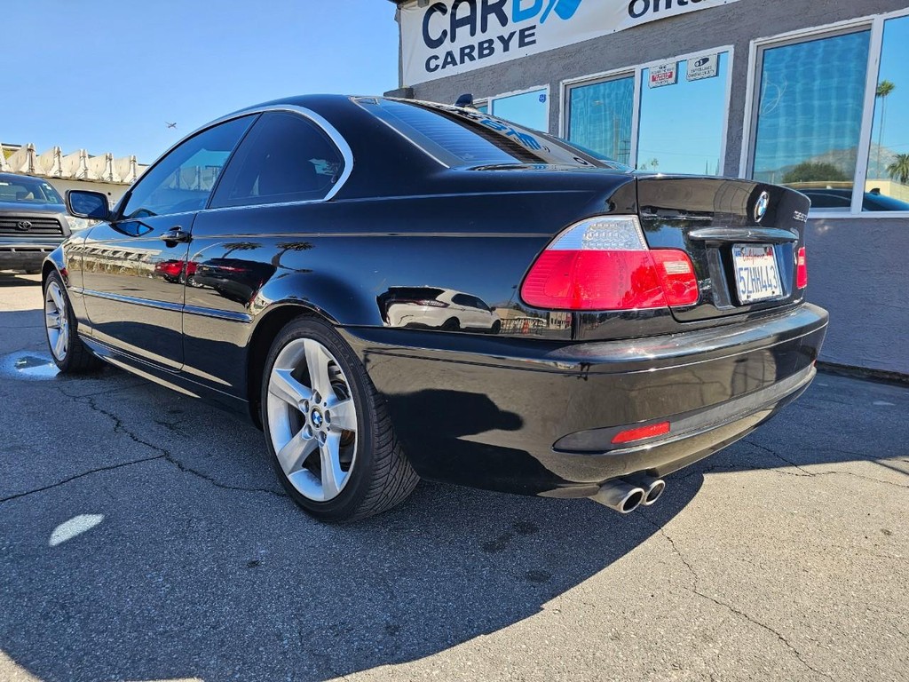 BMW 3 Series Vehicle Full-screen Gallery Image 4