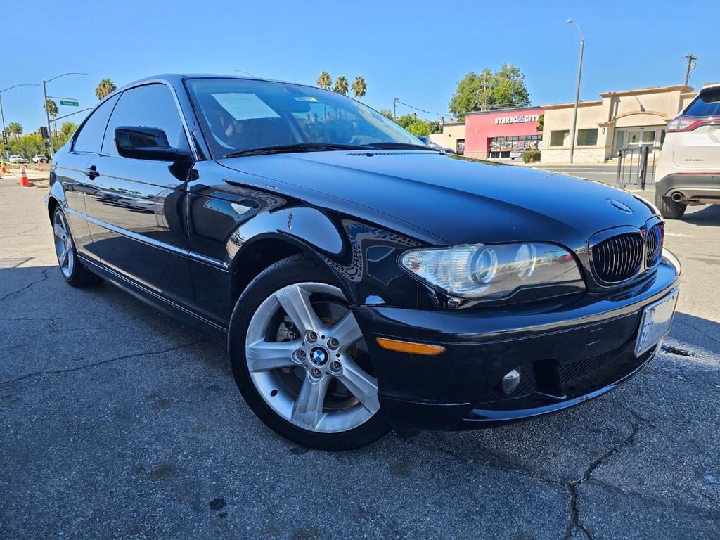 BMW 3 Series Vehicle Full-screen Gallery Image 8