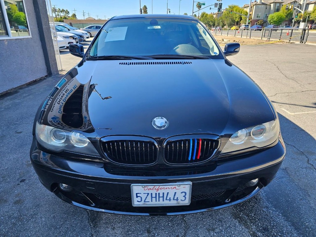 BMW 3 Series Vehicle Full-screen Gallery Image 9