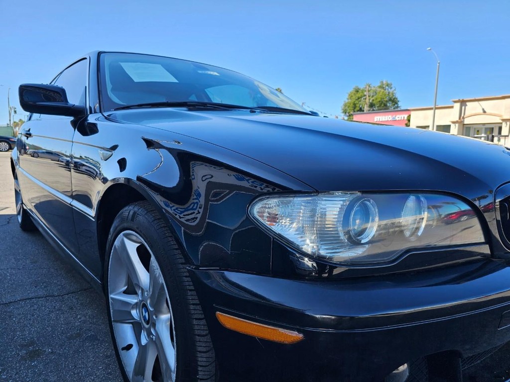 BMW 3 Series Vehicle Full-screen Gallery Image 10