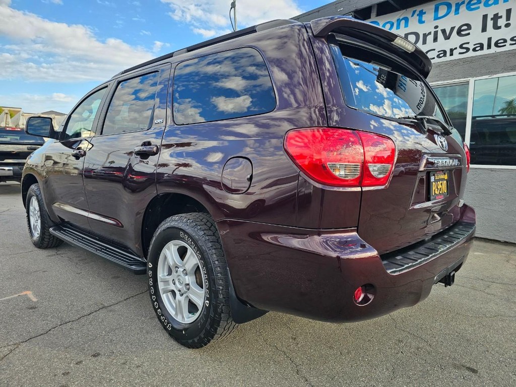 Toyota Sequoia Vehicle Full-screen Gallery Image 04