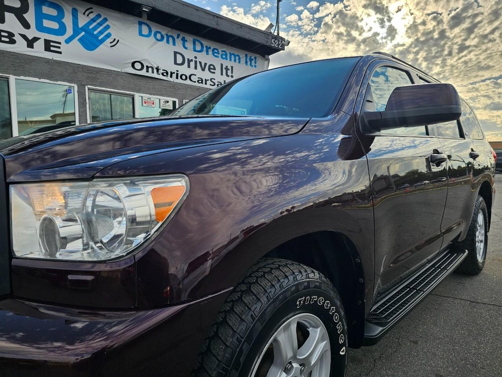 Toyota Sequoia Vehicle Full-screen Gallery Image 10