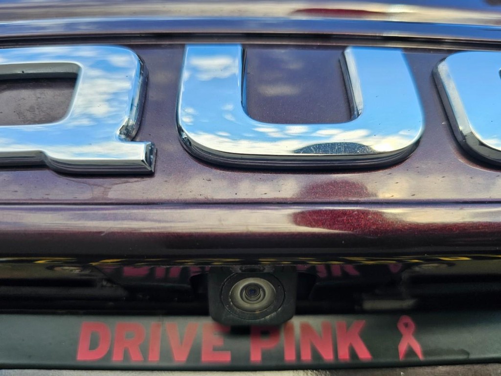 Toyota Sequoia Vehicle Full-screen Gallery Image 14