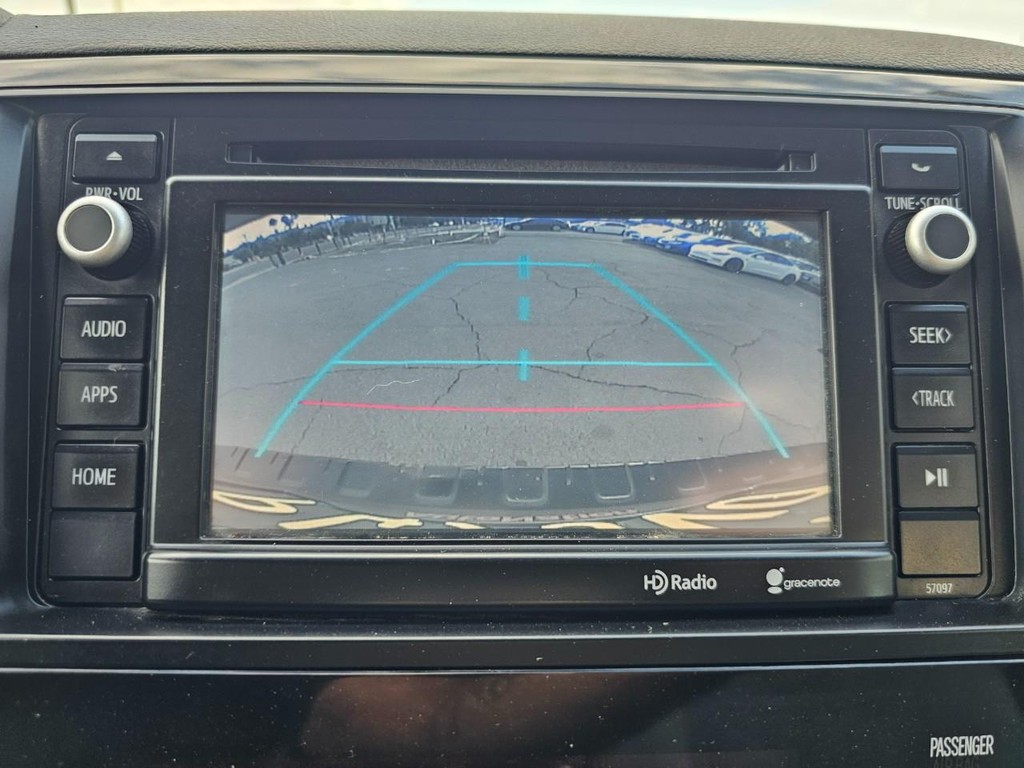 Toyota Sequoia Vehicle Full-screen Gallery Image 25