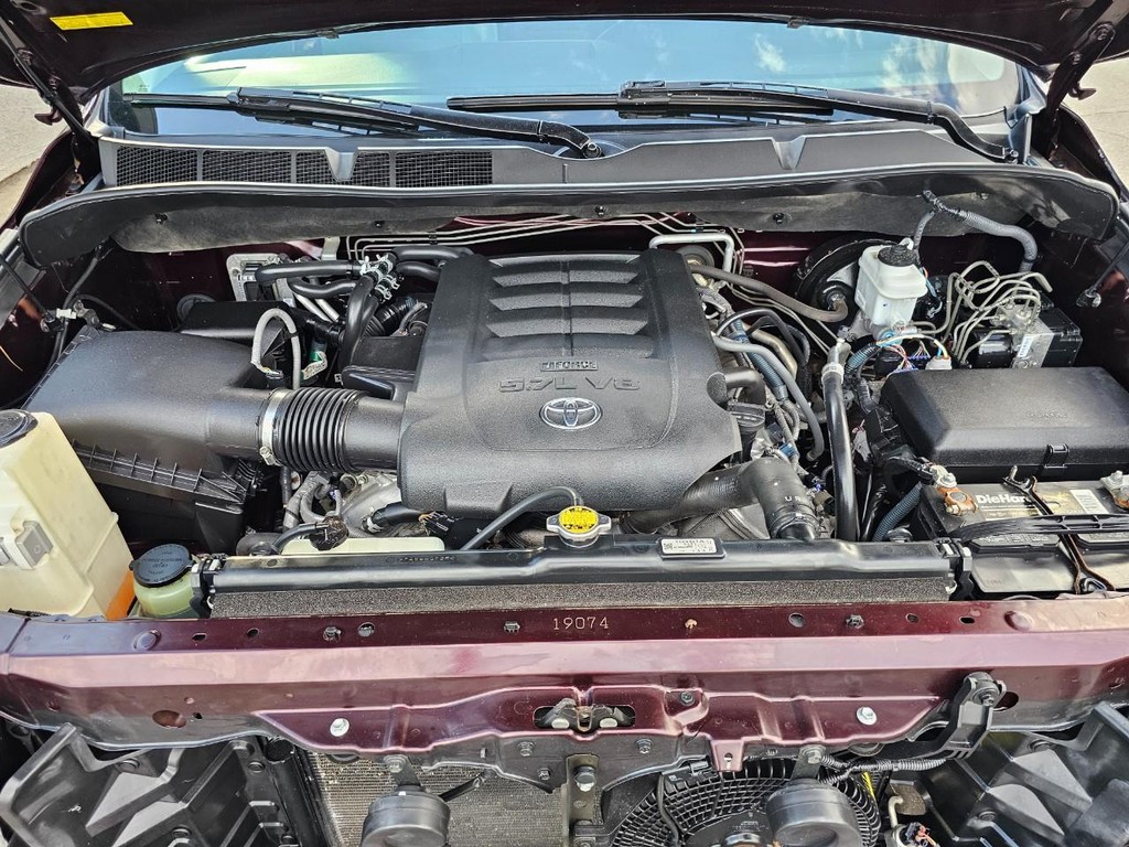 Toyota Sequoia Vehicle Full-screen Gallery Image 43