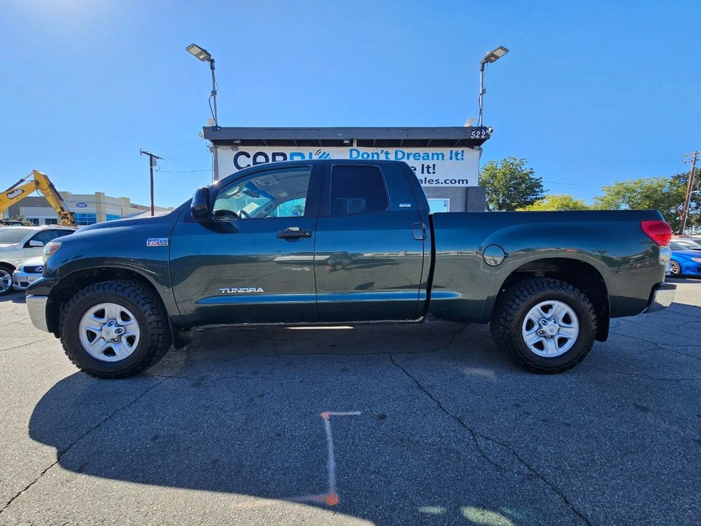 Toyota Tundra 4WD Truck Vehicle Full-screen Gallery Image 03