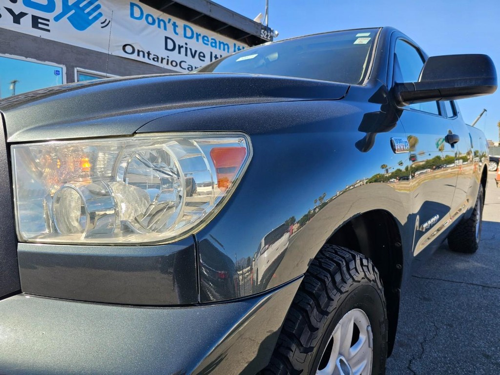 Toyota Tundra 4WD Truck Vehicle Full-screen Gallery Image 11