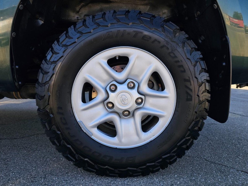 Toyota Tundra 4WD Truck Vehicle Full-screen Gallery Image 18