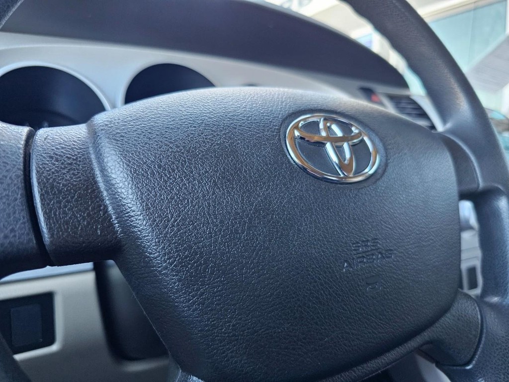 Toyota Tundra 4WD Truck Vehicle Full-screen Gallery Image 22