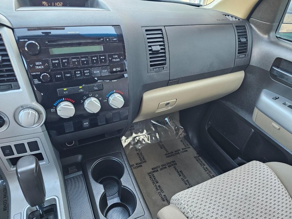 Toyota Tundra 4WD Truck Vehicle Full-screen Gallery Image 32