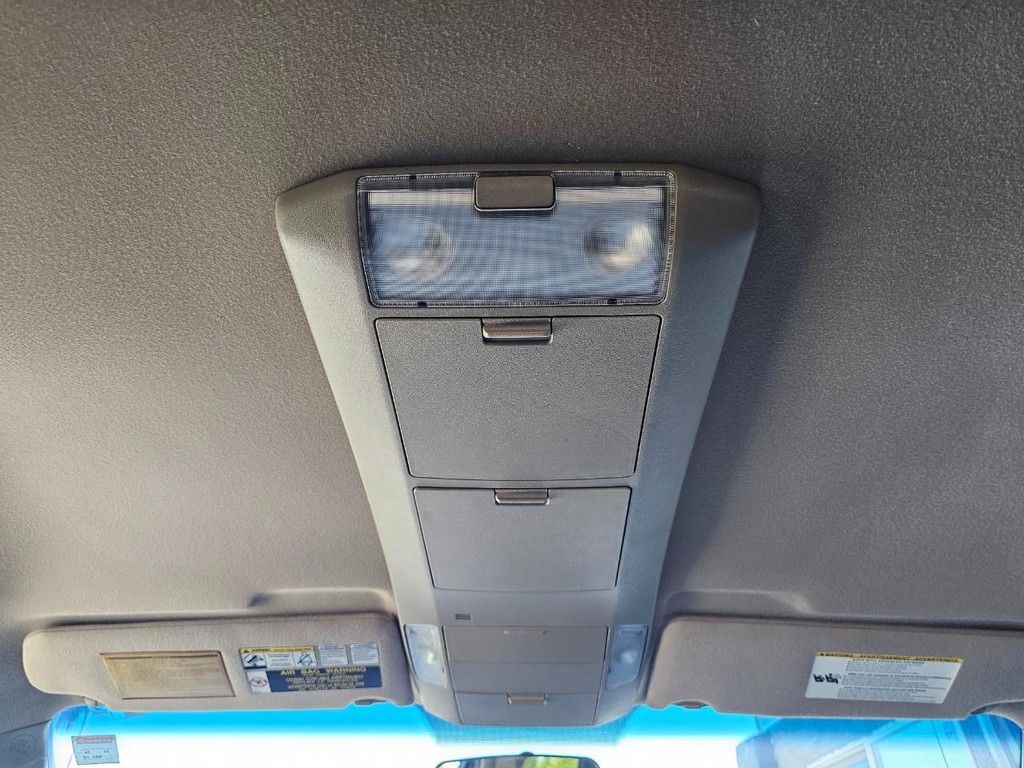 Toyota Tundra 4WD Truck Vehicle Full-screen Gallery Image 36