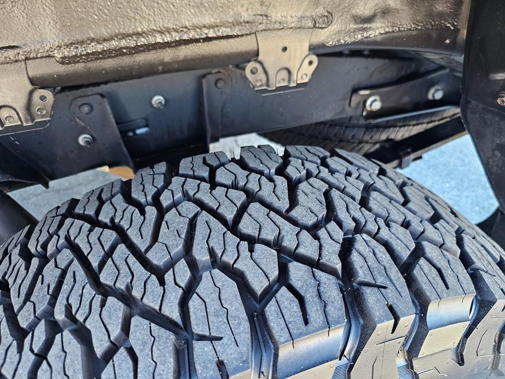 Toyota Tundra 4WD Truck Vehicle Full-screen Gallery Image 38