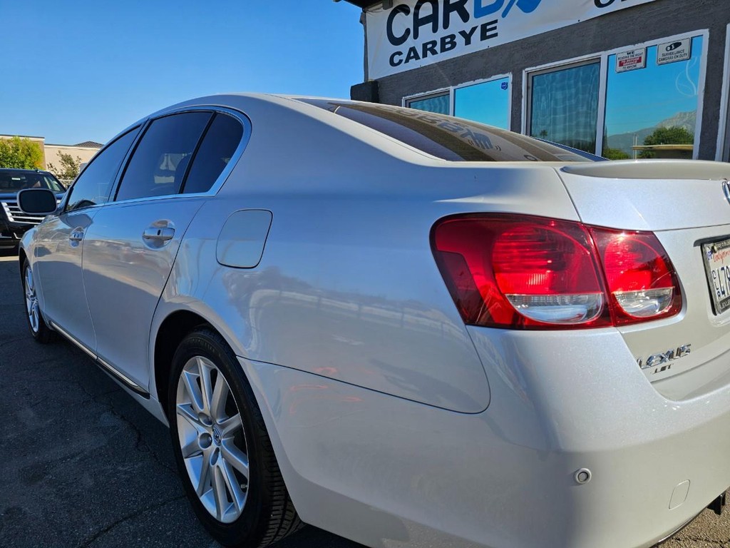 Lexus GS 300 Vehicle Full-screen Gallery Image 12