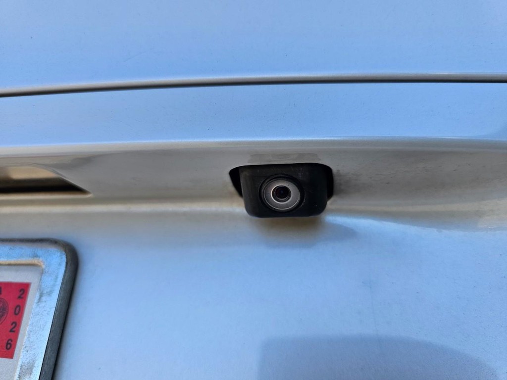 Lexus GS 300 Vehicle Full-screen Gallery Image 14