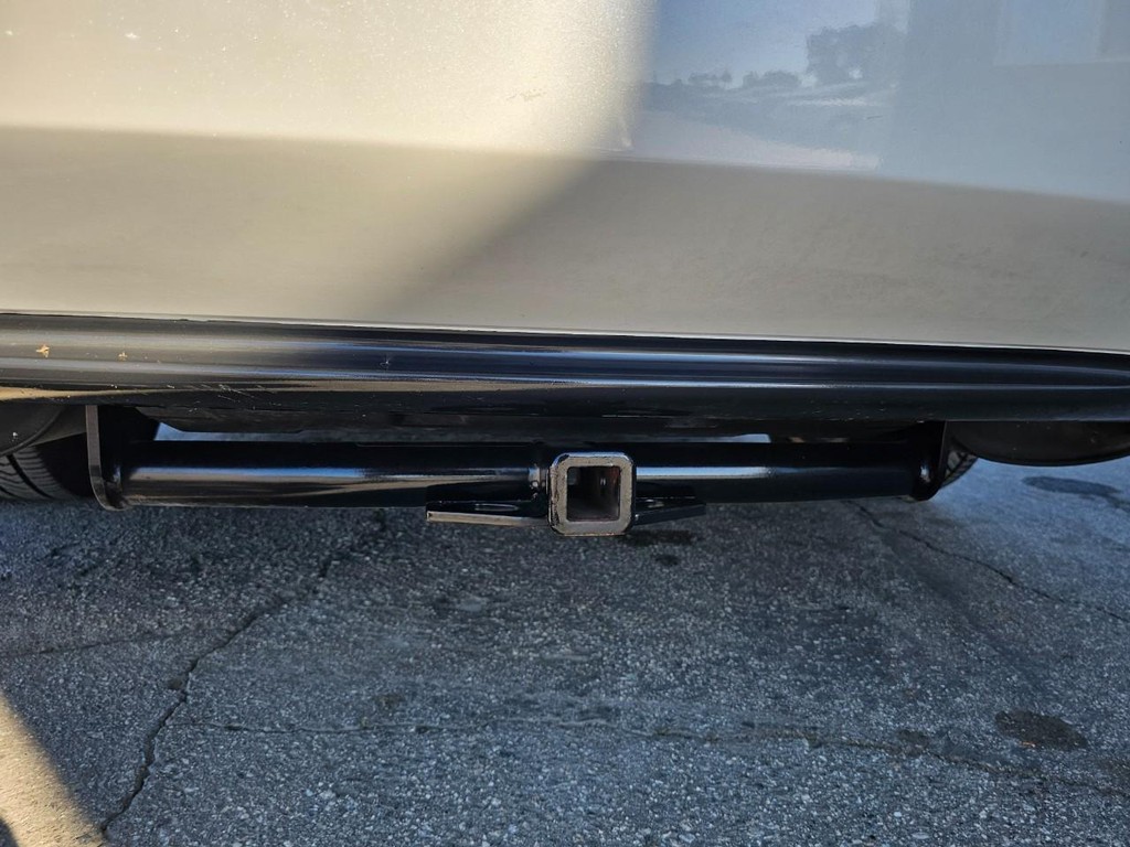 Lexus GS 300 Vehicle Full-screen Gallery Image 16