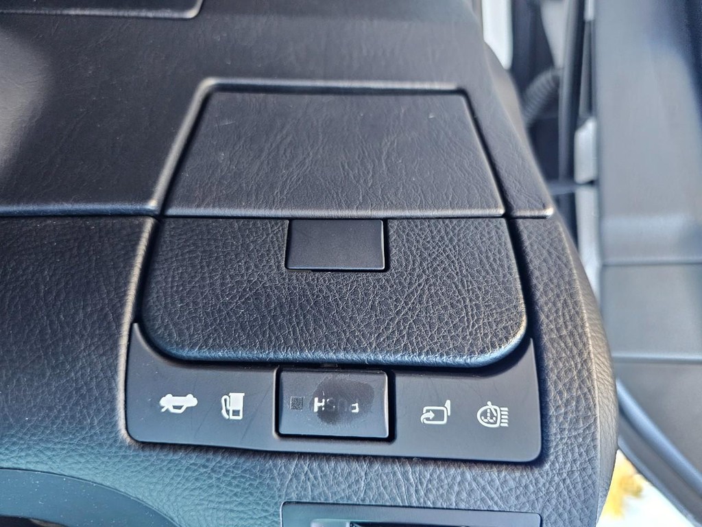 Lexus GS 300 Vehicle Full-screen Gallery Image 20