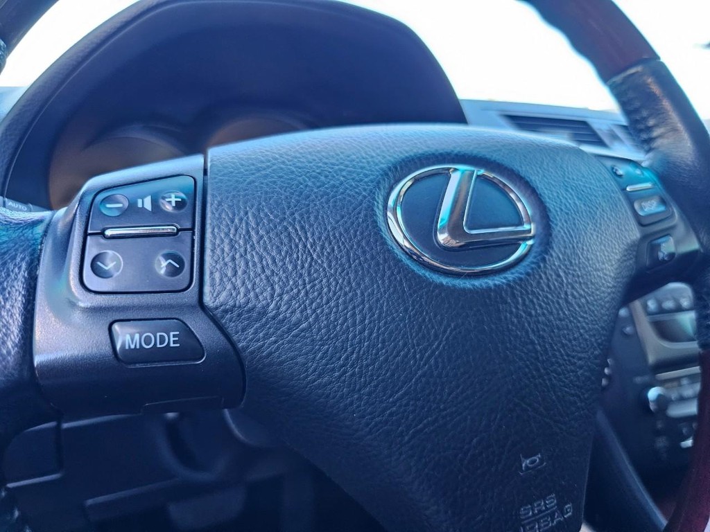 Lexus GS 300 Vehicle Full-screen Gallery Image 21