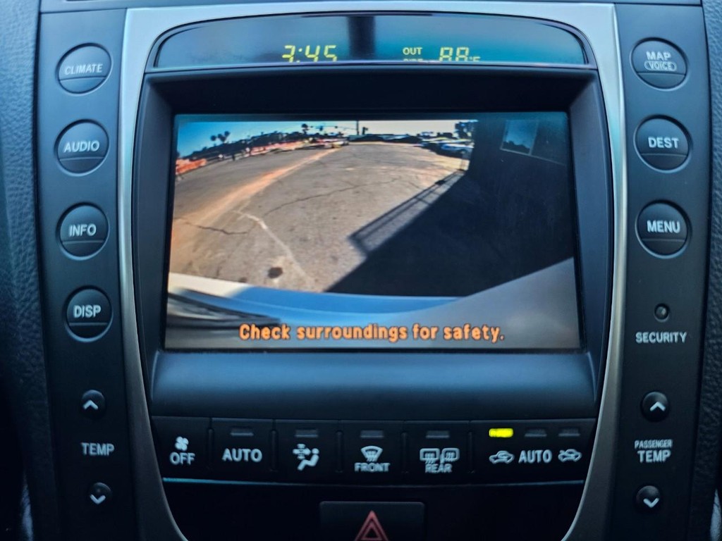 Lexus GS 300 Vehicle Full-screen Gallery Image 25