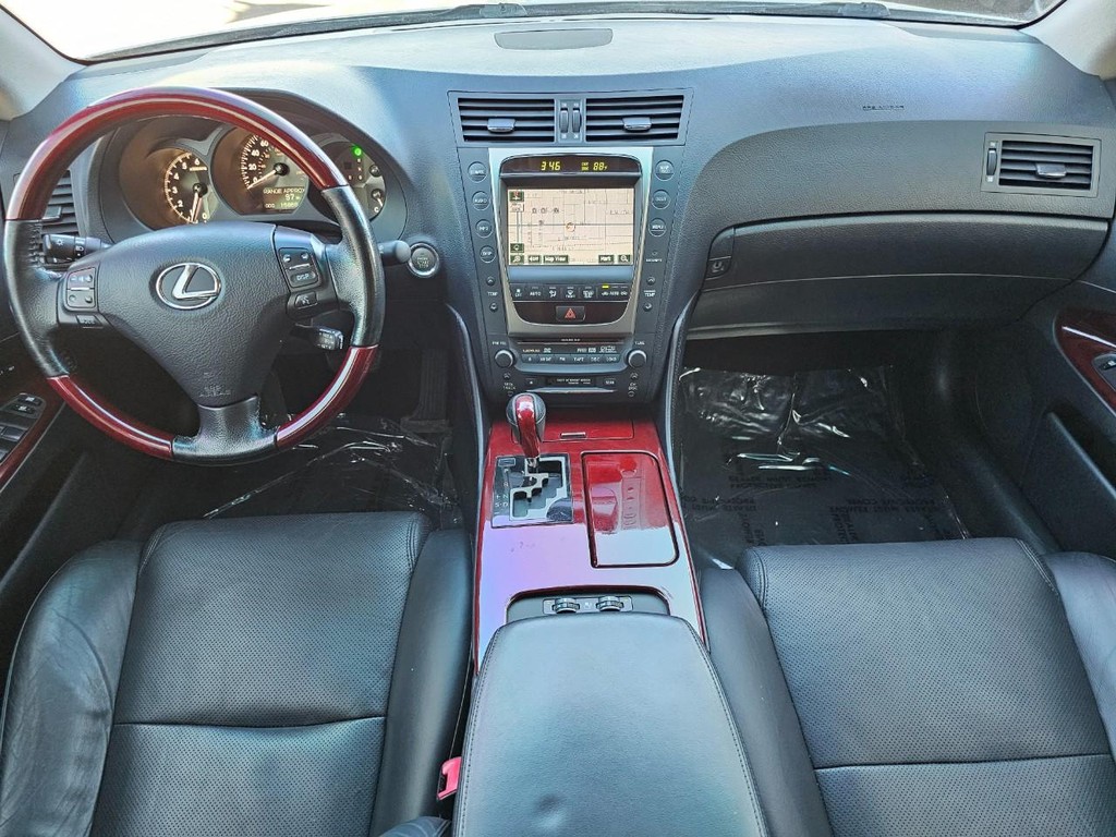 Lexus GS 300 Vehicle Full-screen Gallery Image 28