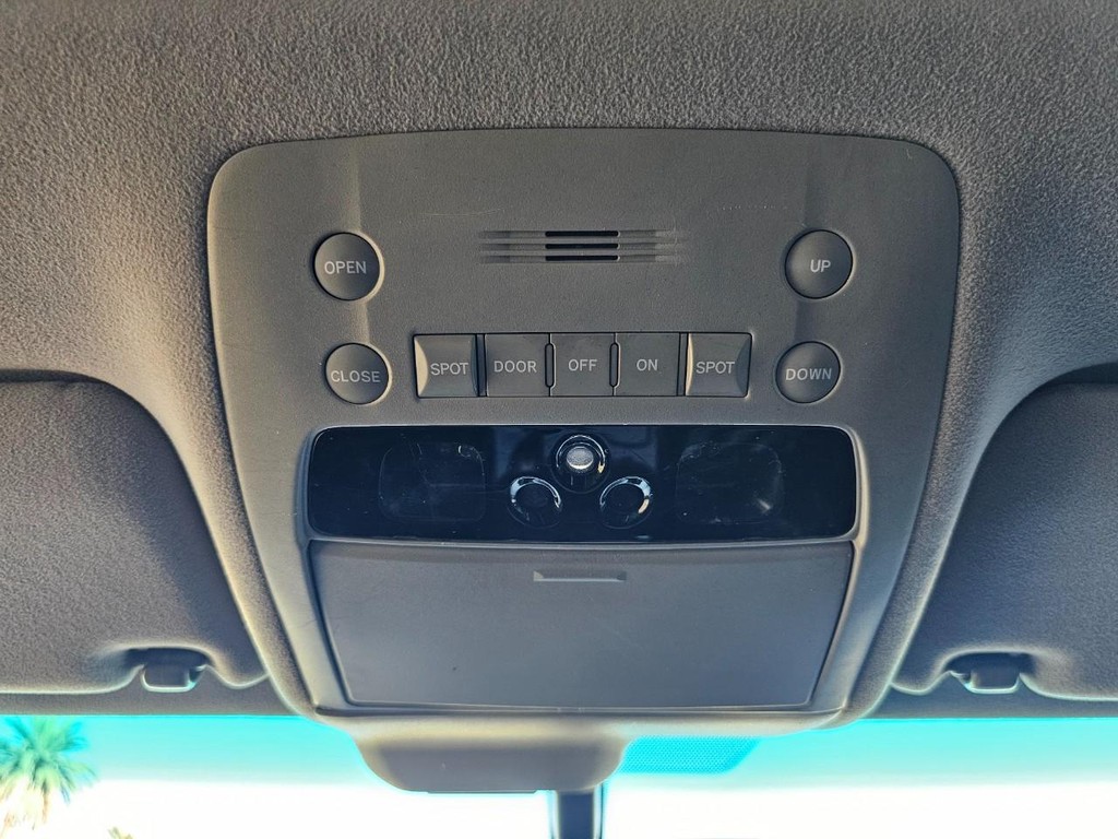 Lexus GS 300 Vehicle Full-screen Gallery Image 34