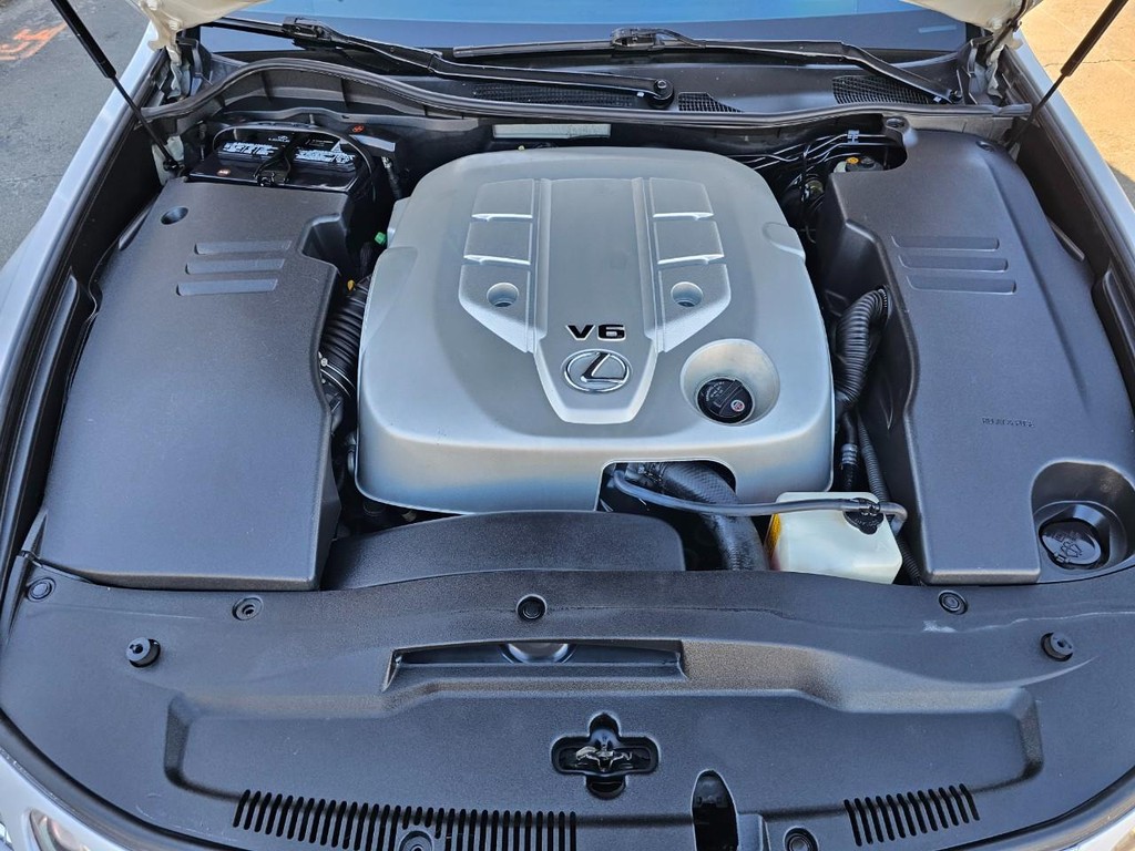 Lexus GS 300 Vehicle Full-screen Gallery Image 37