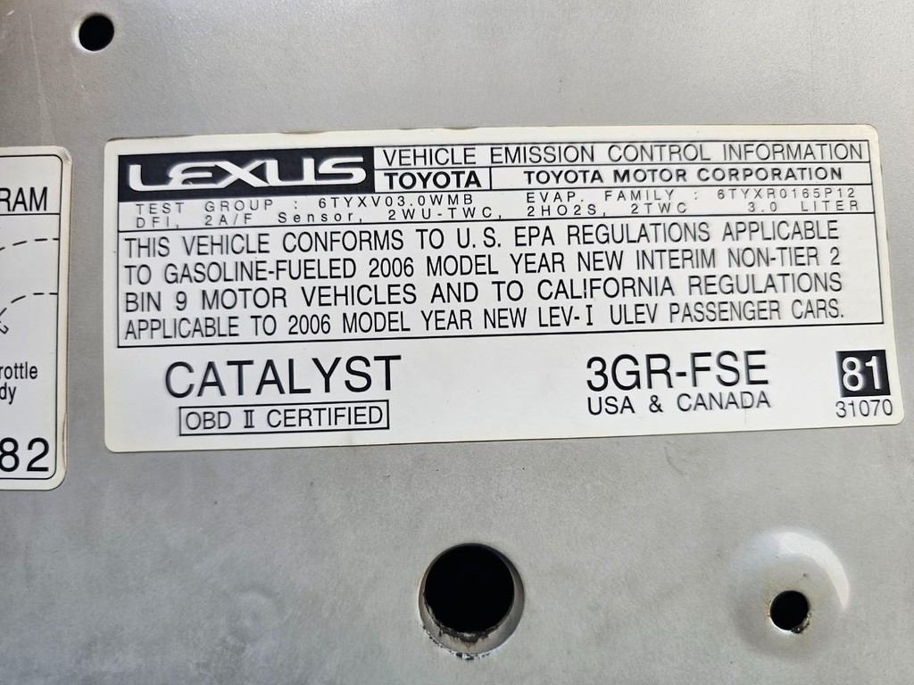 Lexus GS 300 Vehicle Full-screen Gallery Image 38