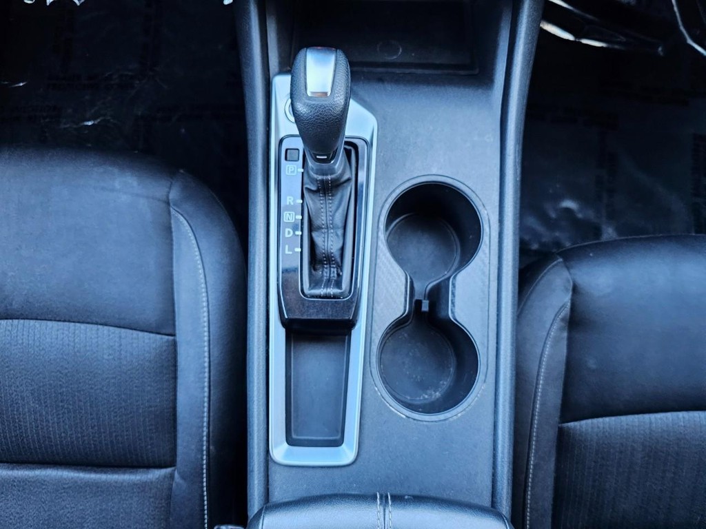 Nissan Altima Vehicle Full-screen Gallery Image 31