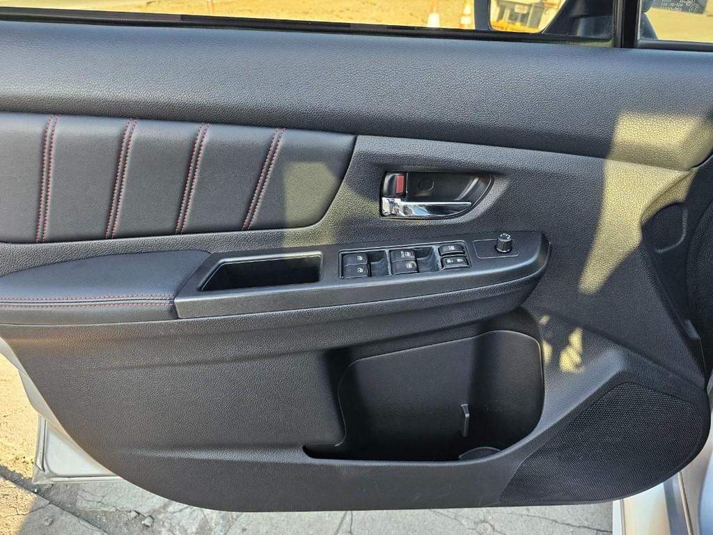 Subaru WRX STI Vehicle Full-screen Gallery Image 20