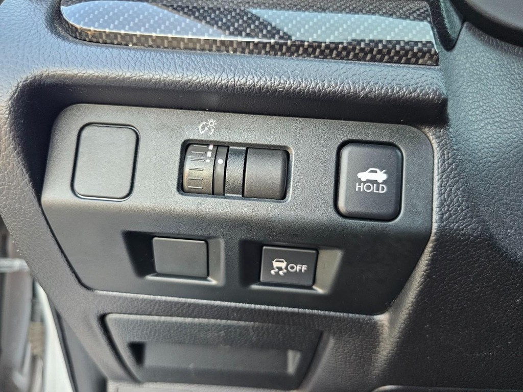 Subaru WRX STI Vehicle Full-screen Gallery Image 22