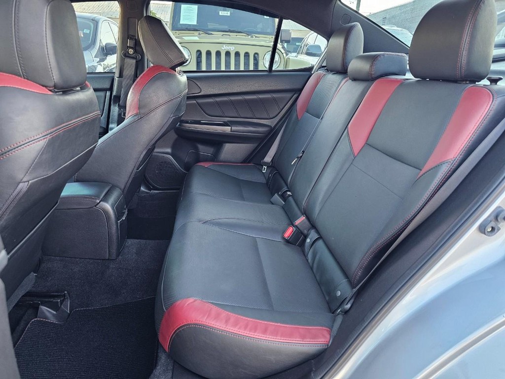 Subaru WRX STI Vehicle Full-screen Gallery Image 29