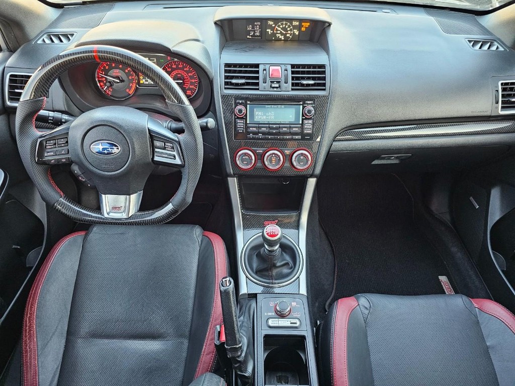 Subaru WRX STI Vehicle Full-screen Gallery Image 30