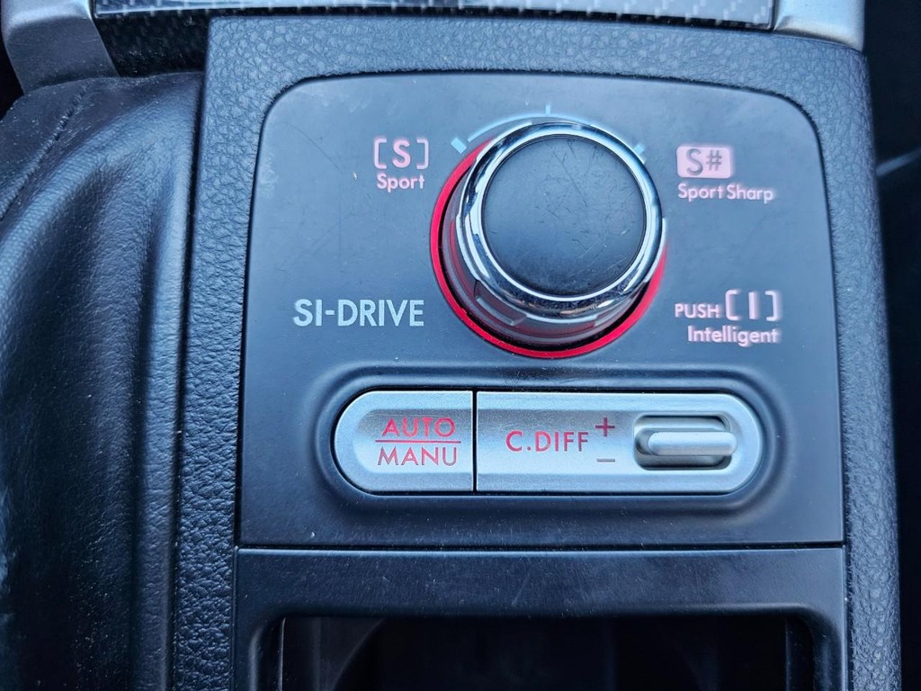 Subaru WRX STI Vehicle Full-screen Gallery Image 37