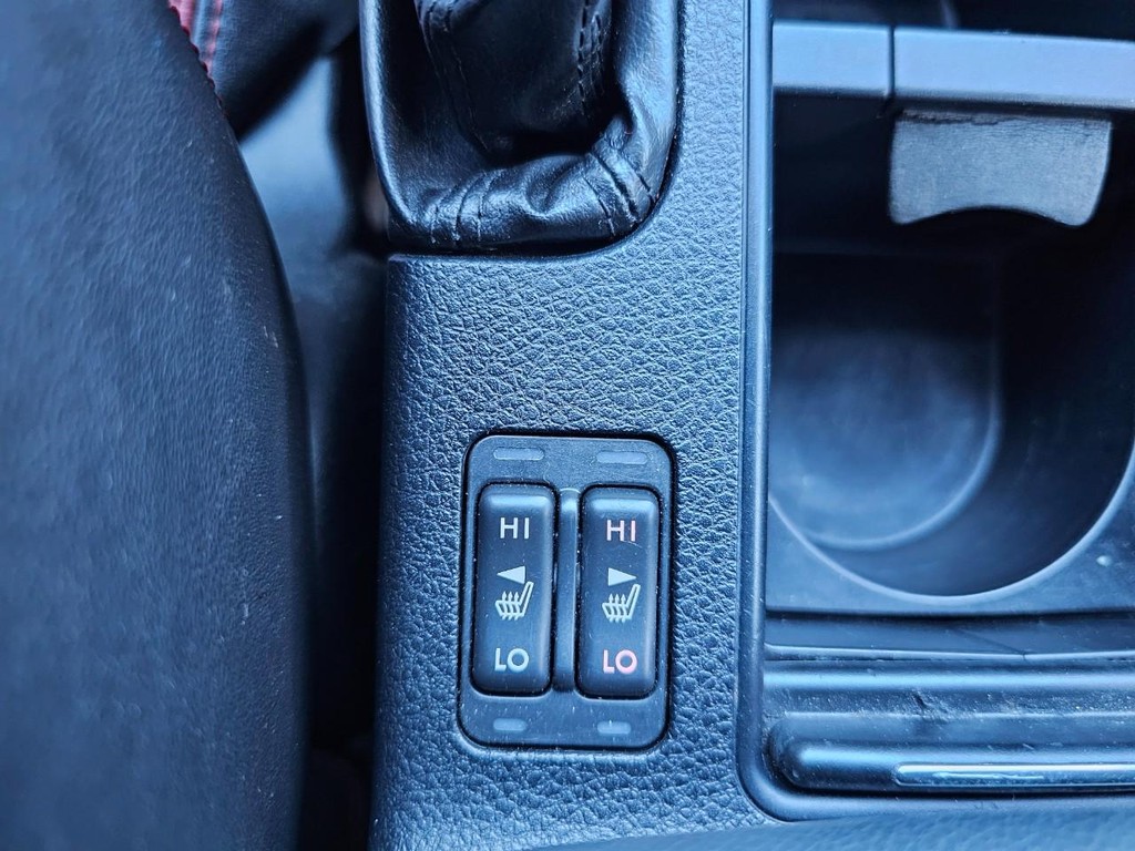 Subaru WRX STI Vehicle Full-screen Gallery Image 38