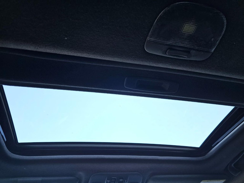 Subaru WRX STI Vehicle Full-screen Gallery Image 39