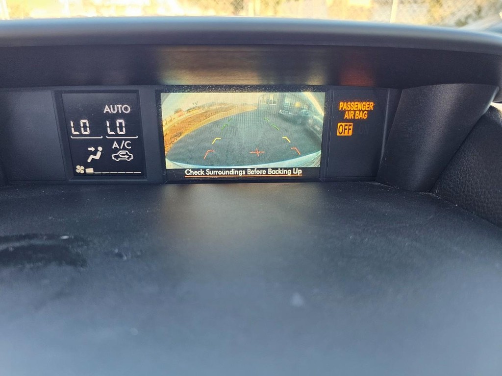 Subaru WRX STI Vehicle Full-screen Gallery Image 40