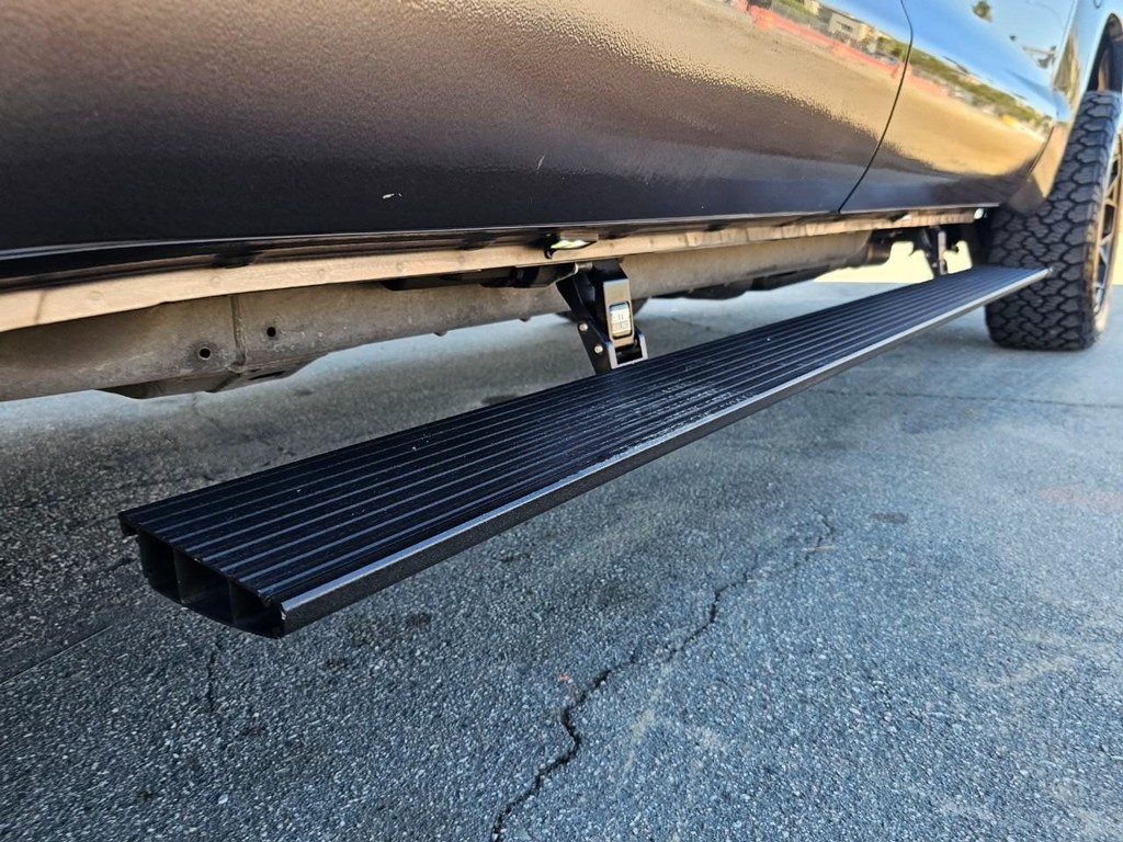 Toyota Tundra 4WD Vehicle Full-screen Gallery Image 22