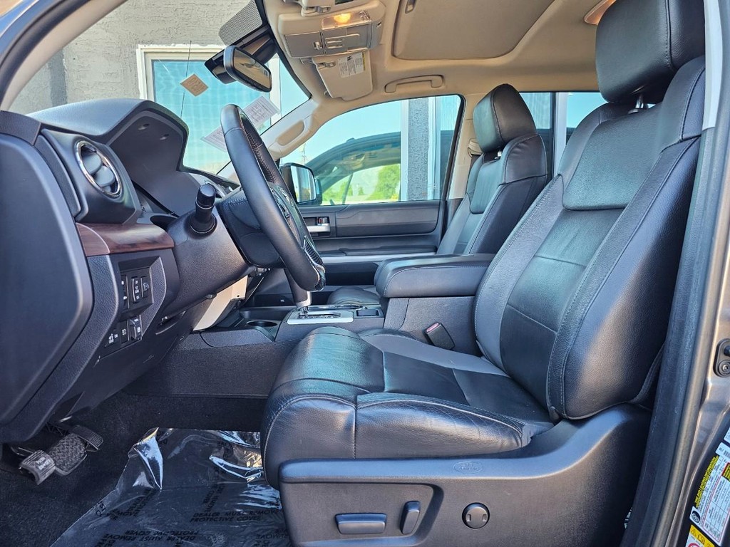 Toyota Tundra 4WD Vehicle Full-screen Gallery Image 25