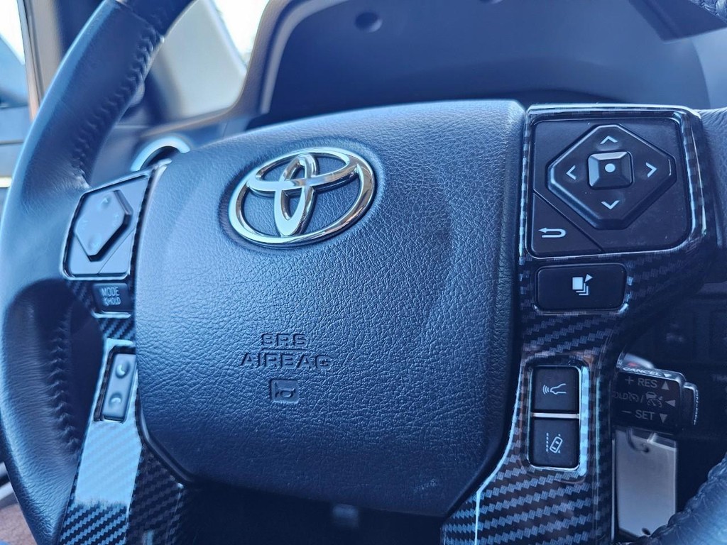 Toyota Tundra 4WD Vehicle Full-screen Gallery Image 27