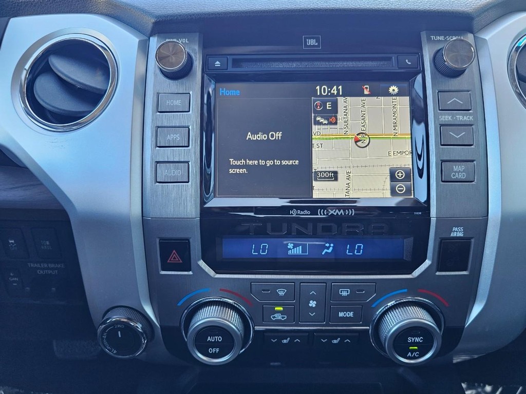 Toyota Tundra 4WD Vehicle Full-screen Gallery Image 29