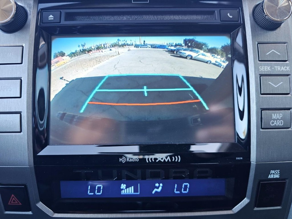 Toyota Tundra 4WD Vehicle Full-screen Gallery Image 30